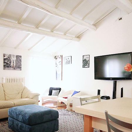 Bianco Apartment Verona Bagian luar foto