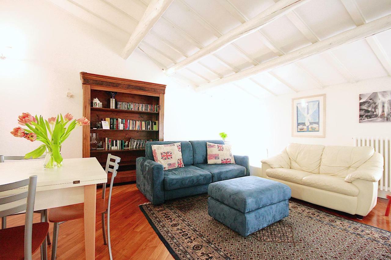 Bianco Apartment Verona Bagian luar foto