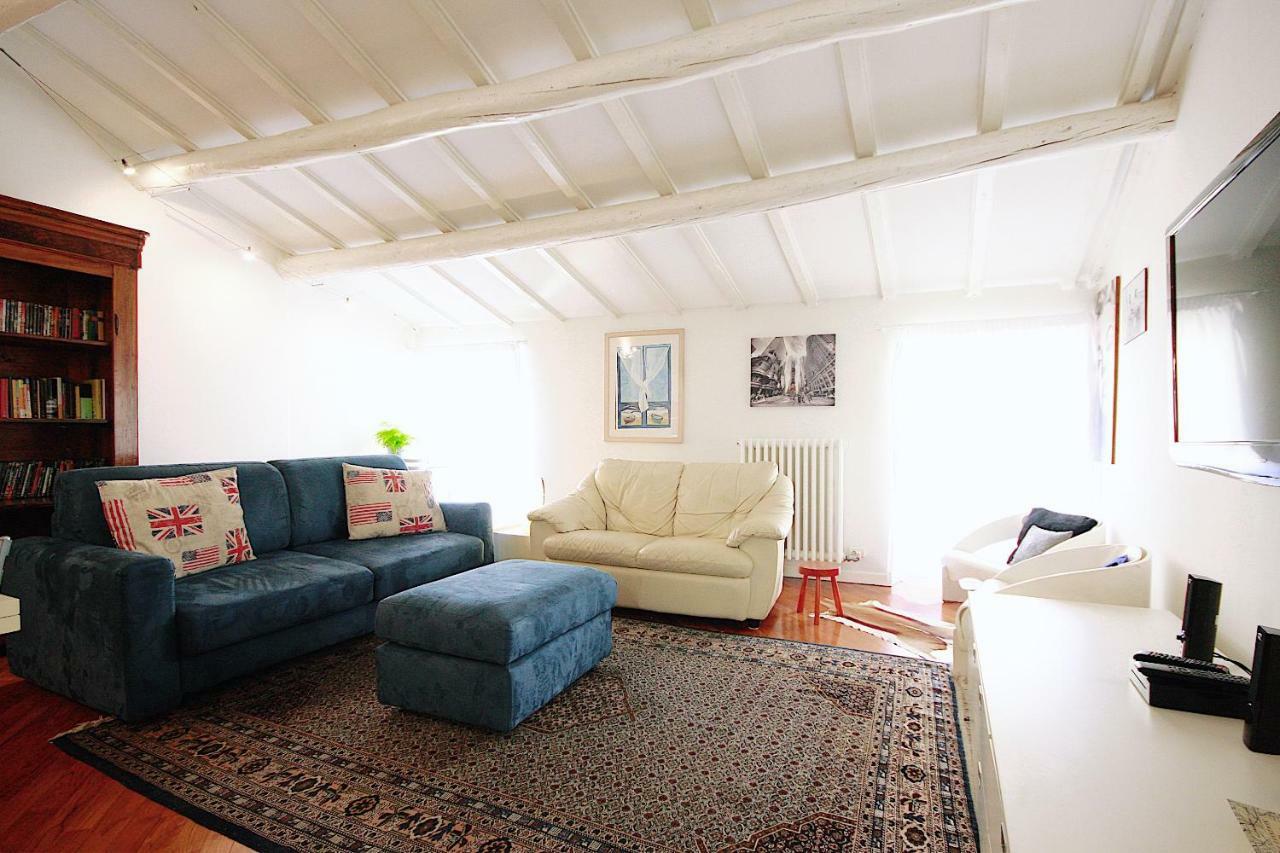 Bianco Apartment Verona Bagian luar foto