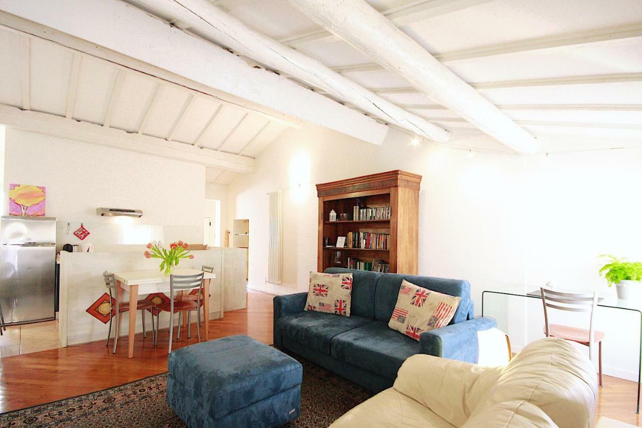 Bianco Apartment Verona Bagian luar foto