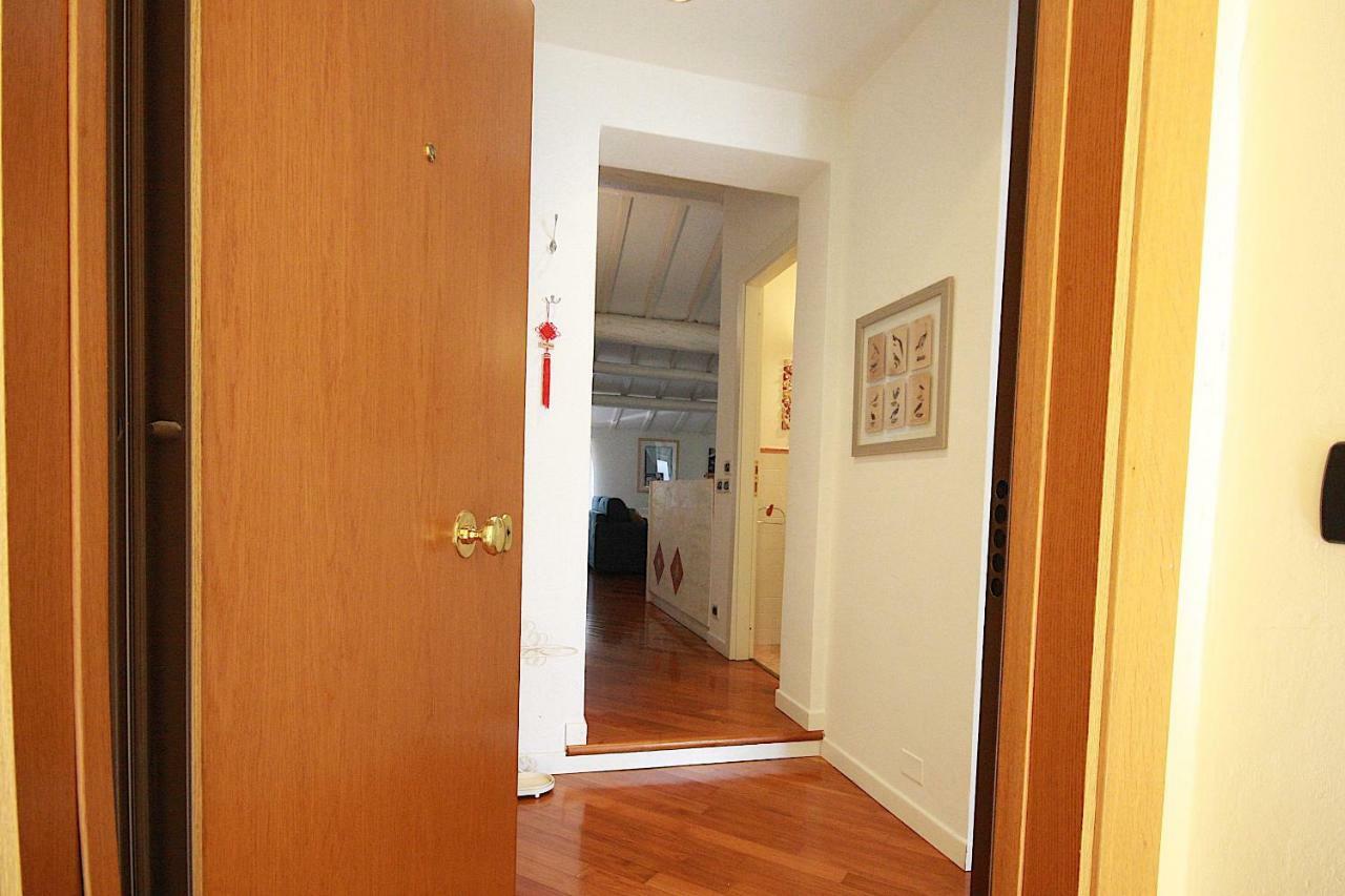 Bianco Apartment Verona Bagian luar foto