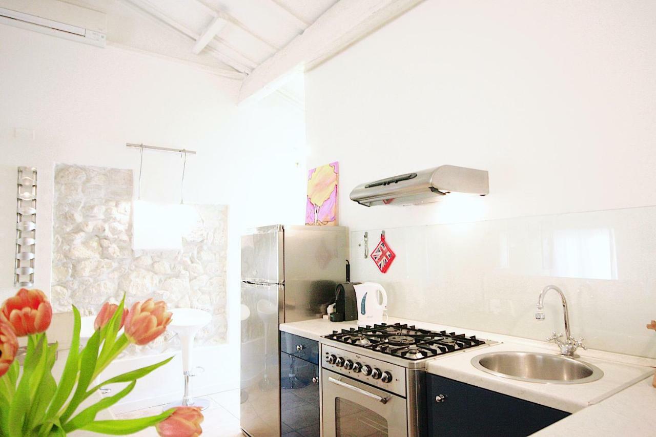 Bianco Apartment Verona Bagian luar foto