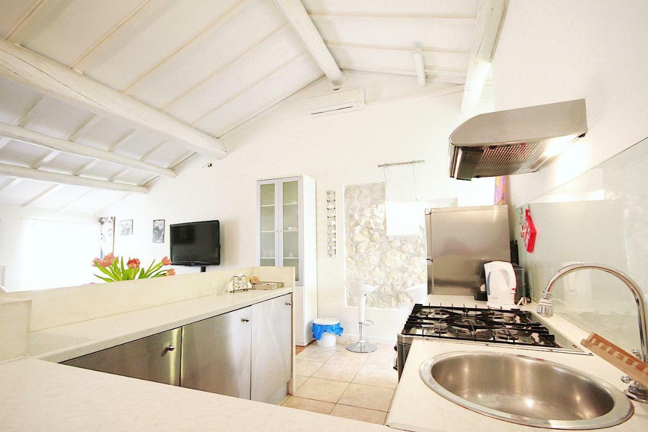 Bianco Apartment Verona Bagian luar foto